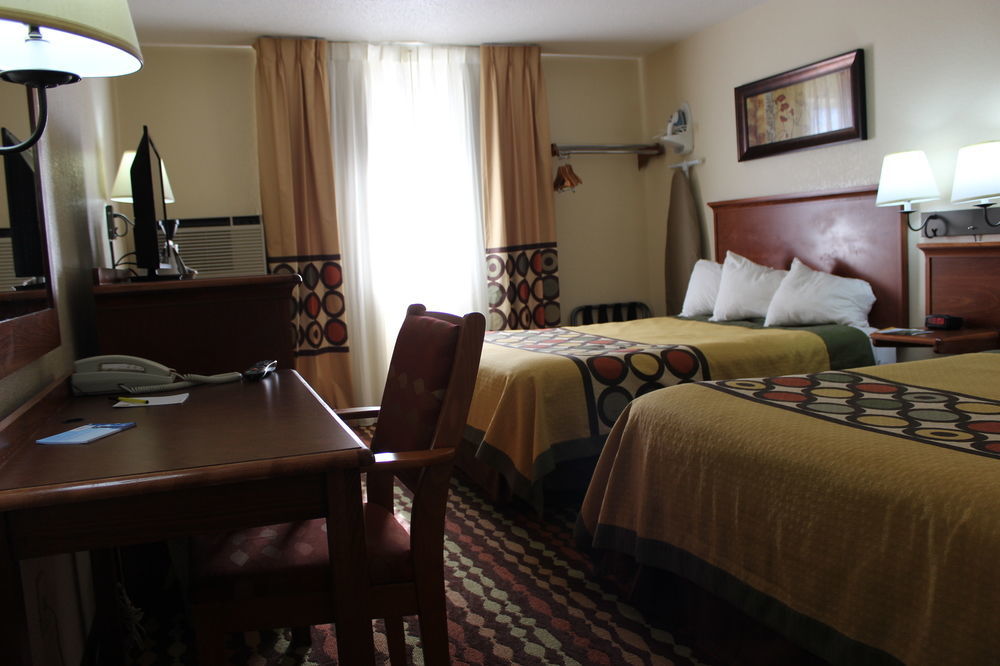 Super 8 By Wyndham Grand Forks Hotel Kültér fotó